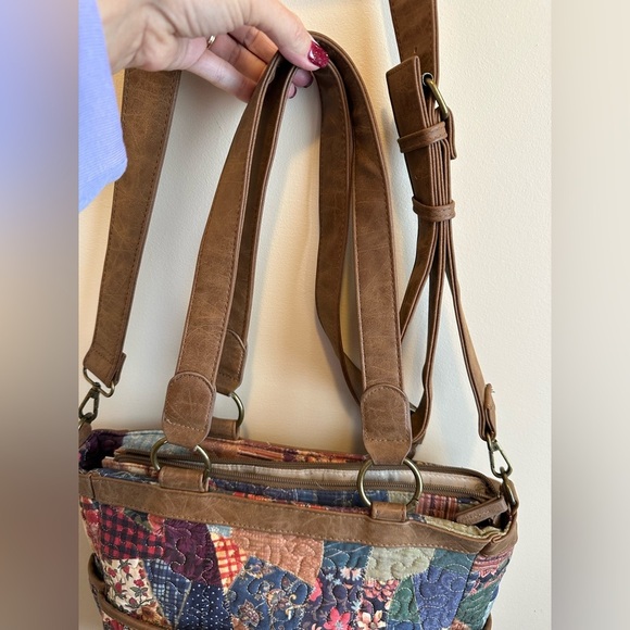 Donna Sharp Dizzy Quilted Crossbody/Tote/Purse Adjustable Strap Zip Closure - Picture 7 of 7